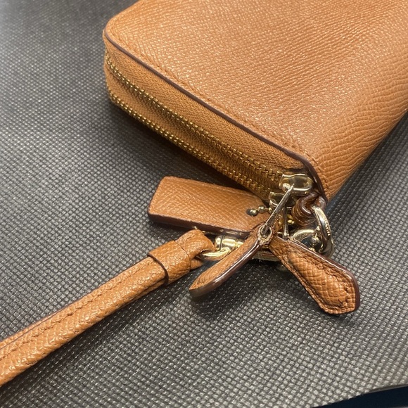 🤎COACH🤎Brown Pebble Leather Double Zip Wristlet/Good Condition - Picture 14 of 14